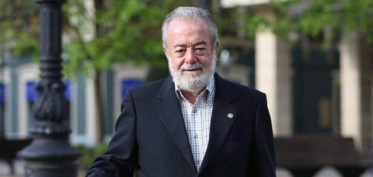 Fallece Manolo Llanos, ex director deportivo del COE y Medalla de la Plata de la Villa de Gijón