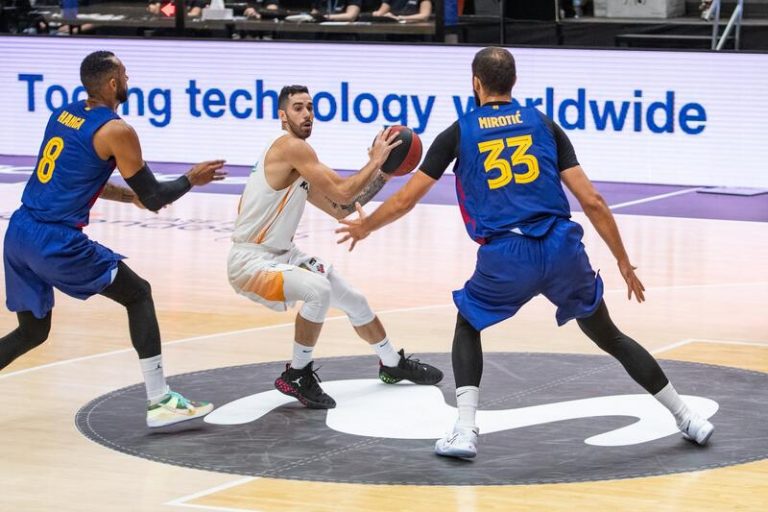 El Barça acaricia las semifinales de la Liga Endesa con 3 triunfos