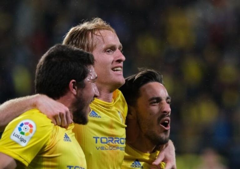 Huesca y Cádiz buscan el ascenso en el encuentro más destacado de la jornada