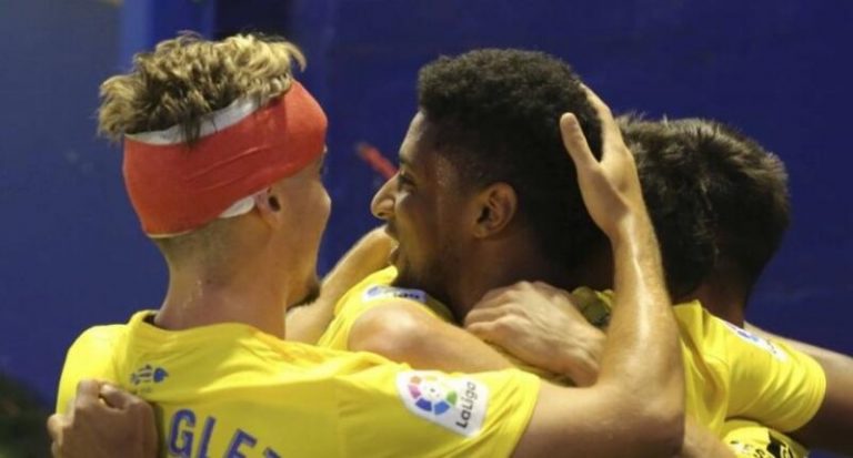 El 'Choco' Lozano acerca al Cádiz a Primera y Mirandés y Fuenlabrada sueñan con el 'playoff'