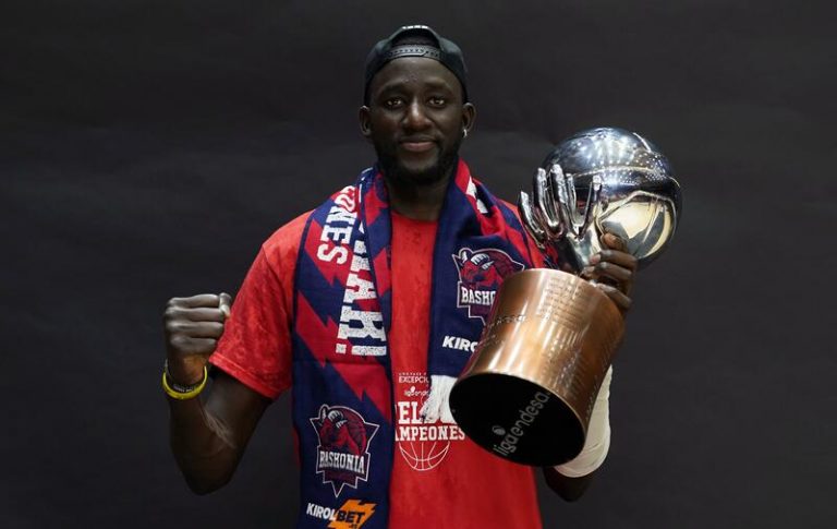 El pívot Ilimane Diop renueva con el Baskonia hasta 2023