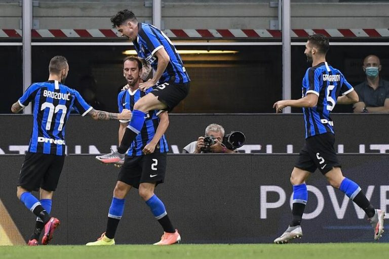 El Inter remonta ante el Torino con el primer gol de Godín