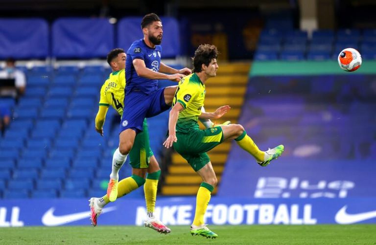 Giroud tumba al Norwich y el Chelsea se asienta en Champions