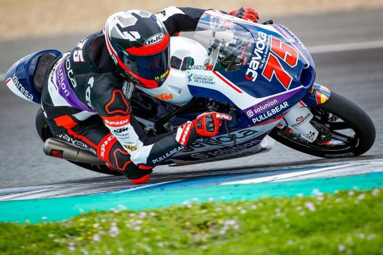 Albert Arenas gana y hace un 'dos de dos' en Moto3