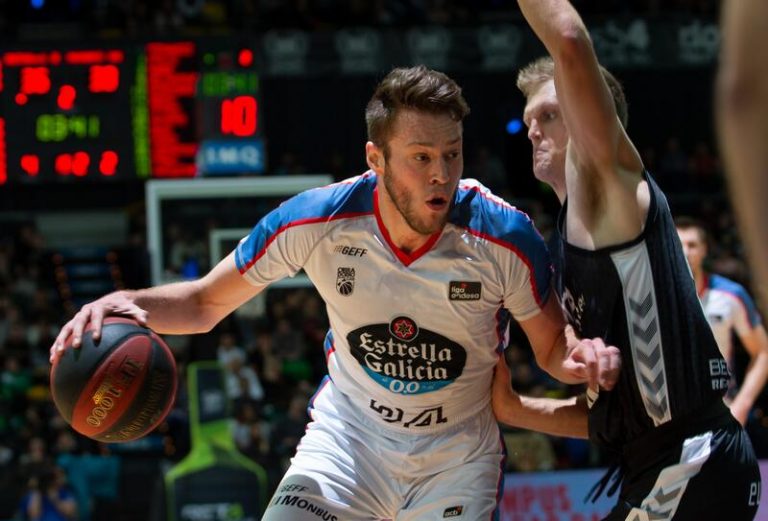 Mike Daum renueva un año con el Monbus Obradoiro