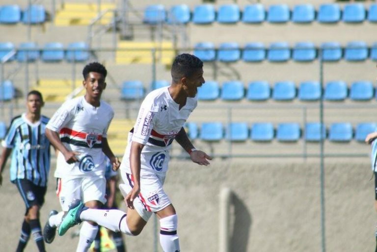 FC Barcelona confirma el fichaje del brasileño Gustavo Maia para su filial