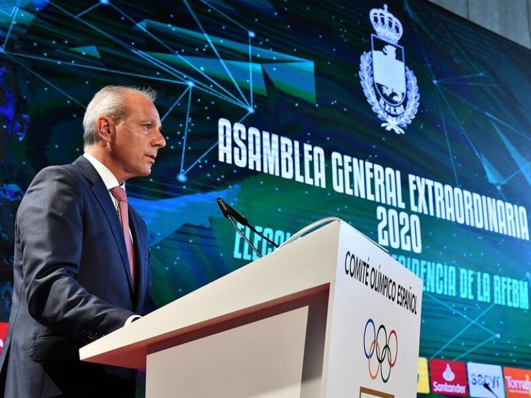 RFEBM tiende la mano para negociar un aplazamiento del inicio de la Liga Sacyr Asobal