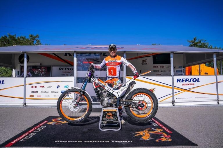 Toni Bou comienza la defensa del título en el Mundial de trial al aire libre