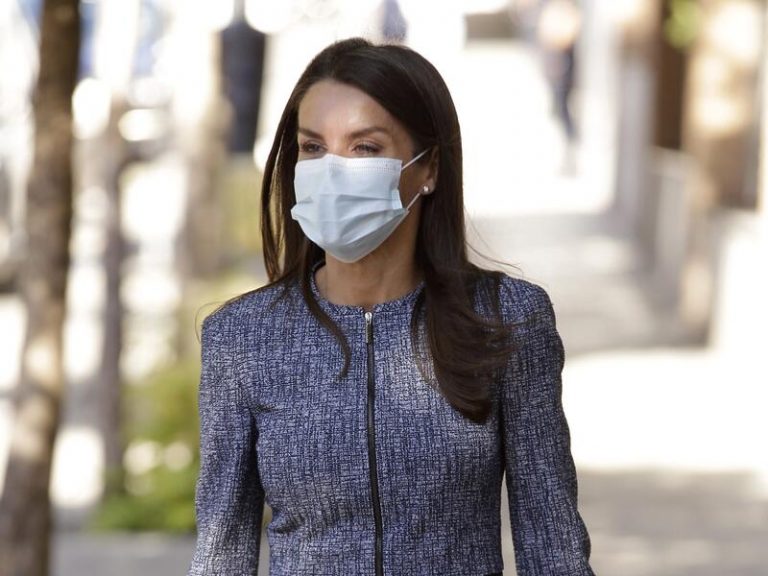 La Reina Letizia retoma su agenda oficial tras un atípico verano