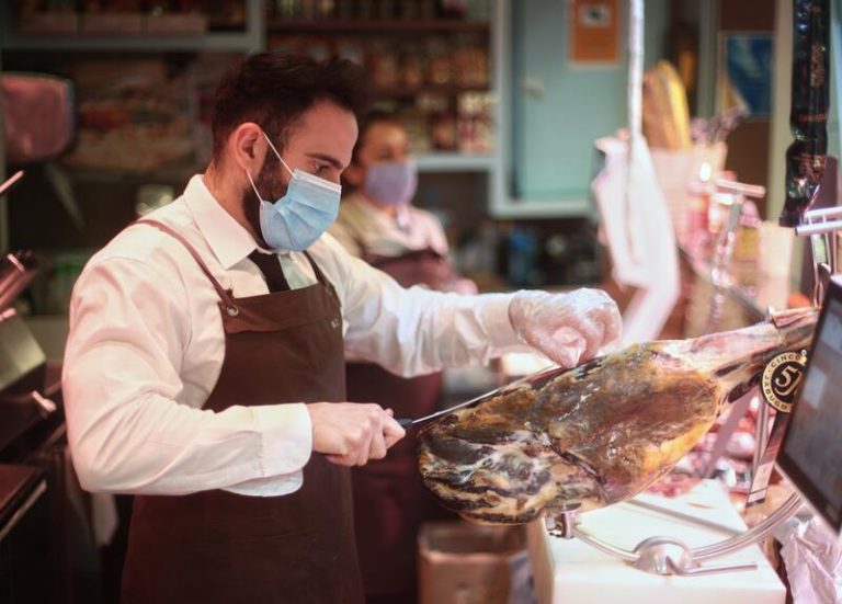 La exportación de jamón curado cae un 9,3% en el primer semestre