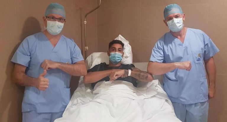 Fútbol.- El bético Víctor Camarasa, intervenido en la rodilla derecha