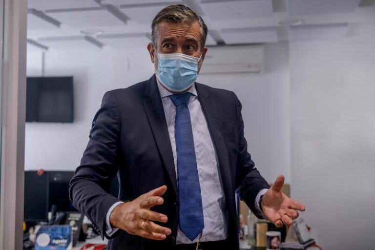 Madrid estudia suspender la actividad en prostíbulos, pero el tipo de licencia lo dificulta