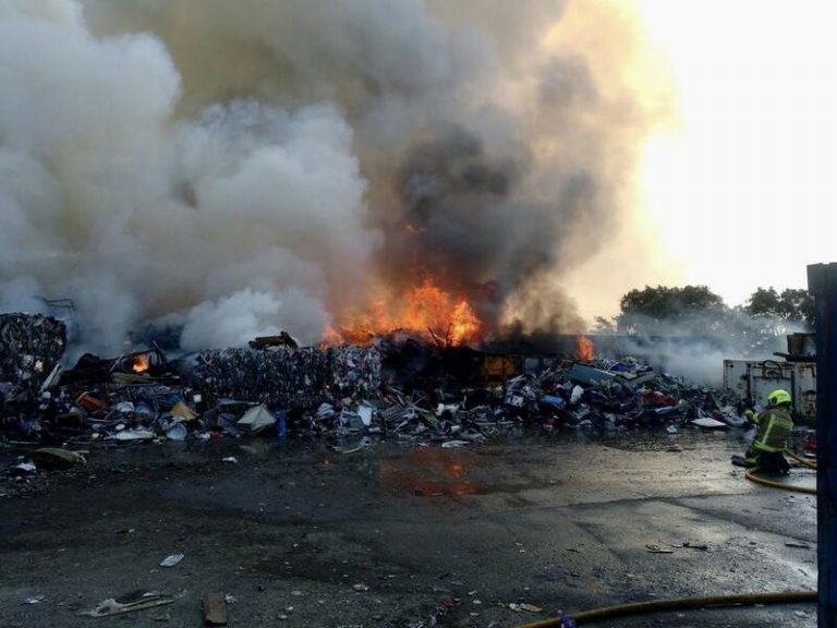 Controlado el incendio declarado en las instalaciones del Ecoparque de La Rioja