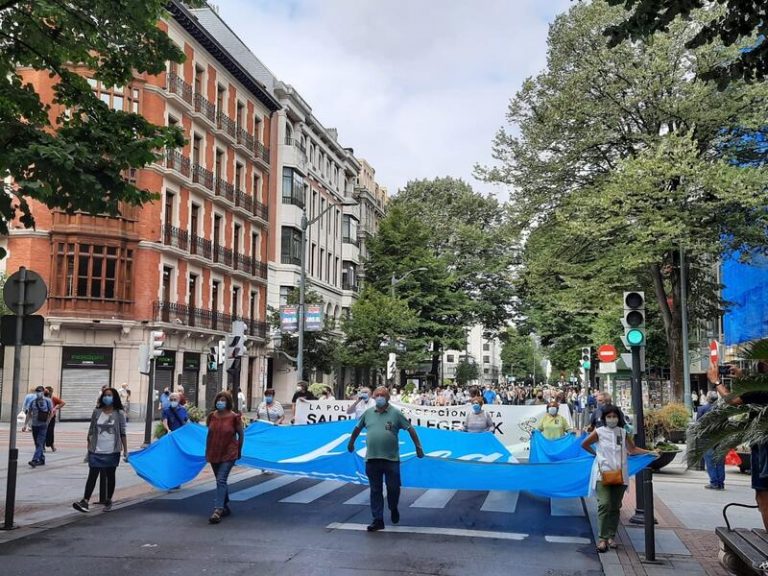 Una manifestación denuncia en Bilbao  la muerte del preso de ETA González Sola