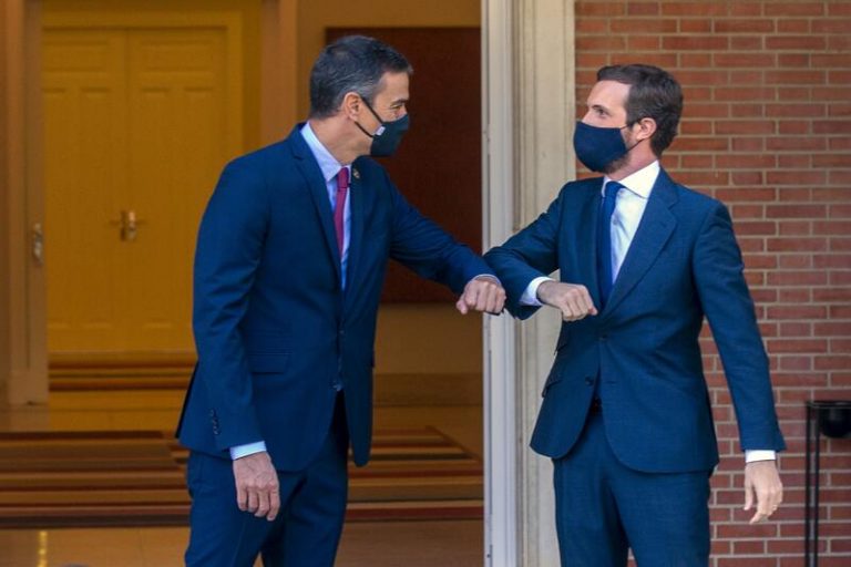 Casado critica la filtración de su mensaje a Sánchez sobre el CGPJ y le reta a enseñarlo entero