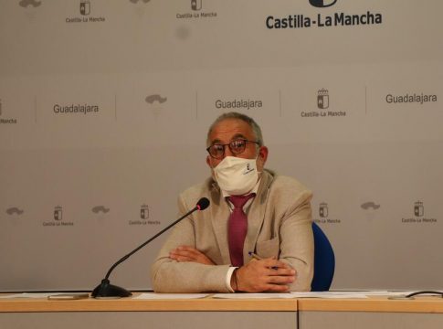 https://www.que.es/ciudades/confinan-profesoras-infantil-colegio-guadalajara.html https://www.que.es/ciudades/confinan-profesoras-infantil-colegio-guadalajara.html