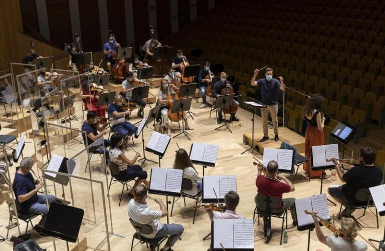 Les Arts de Valencia celebra su jornada de puertas abiertas con distanciamiento