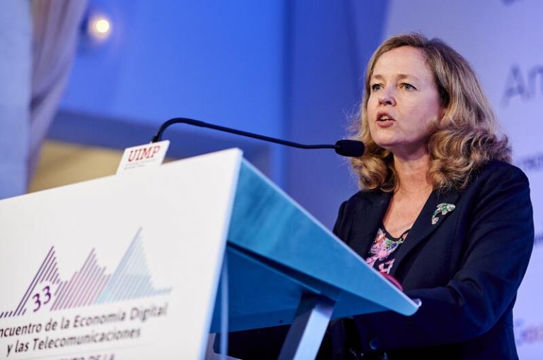 El Gobierno estudia instrumentos para incentivar la demanda turística