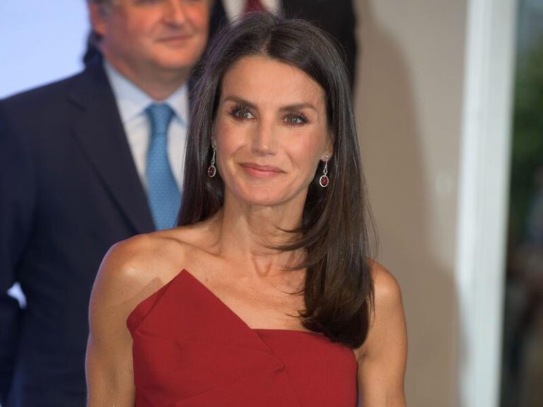 La Reina Letizia cumple 48 años convertida en el bastión de la monarquía