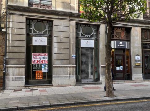 Comerciantes alertan de que excluirles de la prórroga de ERTE cerrará la mitad de los negocios Comerciantes alertan de que excluirles de la prórroga de ERTE cerrará la mitad de los negocios