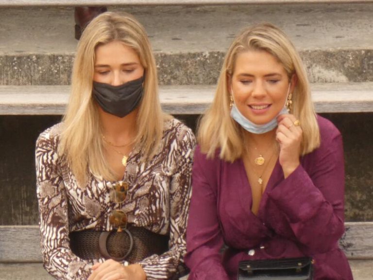 Ana Soria evita hablar de la presencia de Enrique Ponce en el 'cumple' de Paloma Cuevas