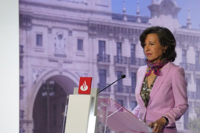 Banco Santander propone pagar un dividendo en efectivo de 0,10 euros en 2021
