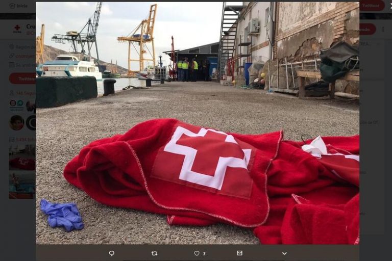 Interceptadas 13 pateras con 170 inmigrantes argelinos en el litoral murciano