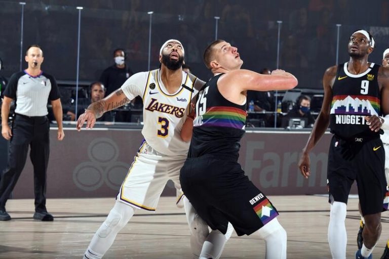 Los Nuggets vencen a los Lakers (114-106) y recortan distancias en la final del Oeste