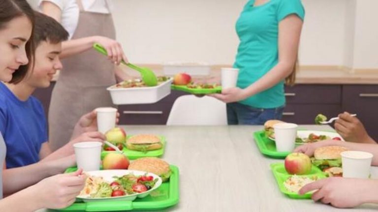 La restauración colectiva prevé una caída del 50% de las ventas por el impacto del Covid-19