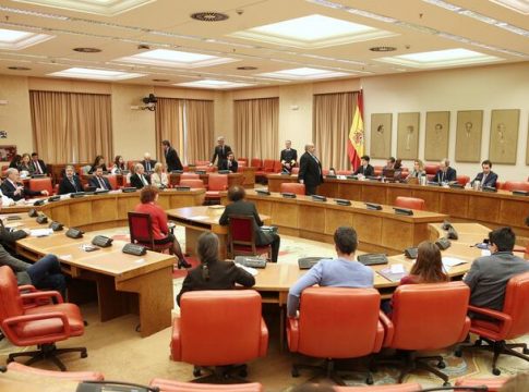 PSOE, PP, Vox y Cs se unen para condenar a Maduro y pedir vincular toda negociación al avance democrático PSOE, PP, Vox y Cs se unen para condenar a Maduro y pedir vincular toda negociación al avance democrático