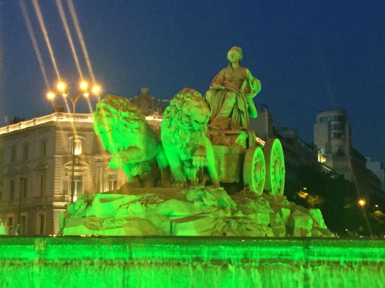 Edificios de toda España se iluminarán de verde en homenaje a farmacéuticos
