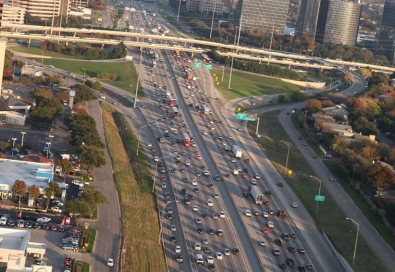 Ferrovial capta 557 millones de euros para refinanciar una autopista en EEUU