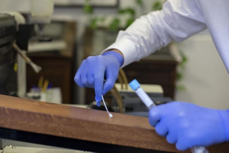 Los empresarios farmacéuticos reclaman que las farmacias puedan realizar pruebas de COVID-19