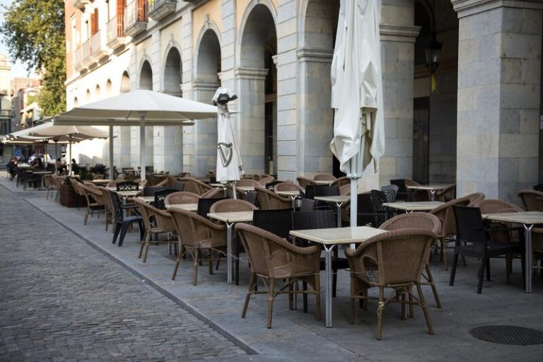 Entra en vigor en Cataluña la prohibición de reuniones de más de seis personas