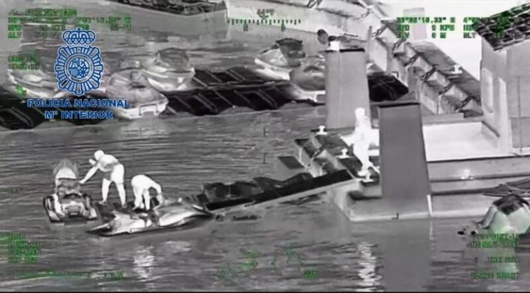 Desarticulado en Marbella un grupo que usaba motos de agua para traficar con hachís