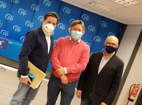 El PP anuncia una norma para frenar la okupación con desalojos 'exprés' de 12 a 48 horas El PP anuncia una norma para frenar la okupación con desalojos 'exprés' de 12 a 48 horas