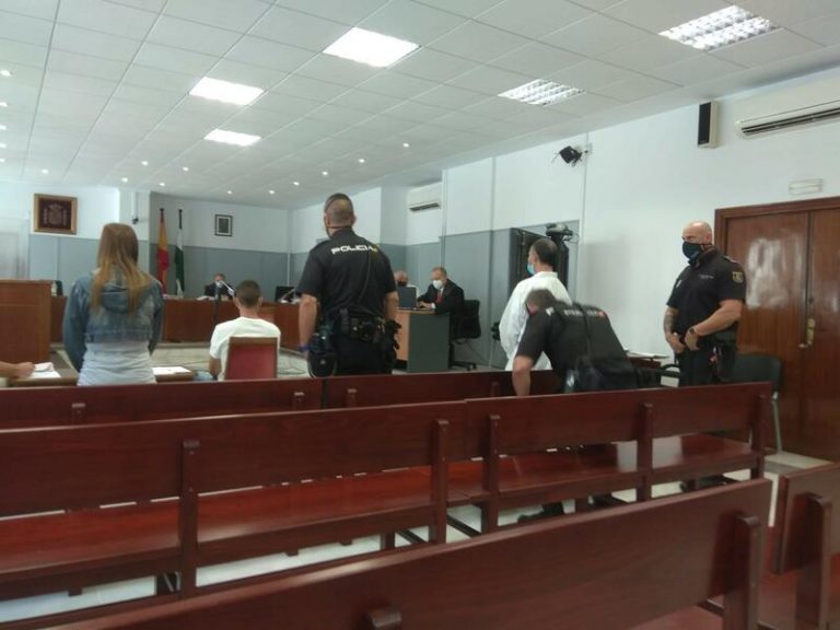 Declaran culpables a dos acusados de asesinar a pedradas a un vecino de Alicante