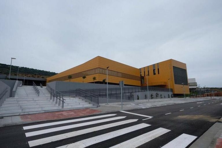 Andalucía habilita cuatro centros para evacuar a usuarios no contagiados