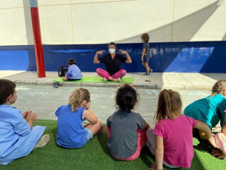 El uso de mascarilla incrementa los casos de disfonías entre docentes