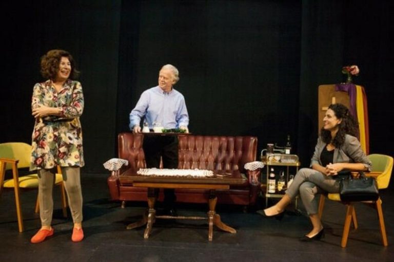 Extremadura programa los espectáculos 'Odios sordos' y 'No nos moverán'