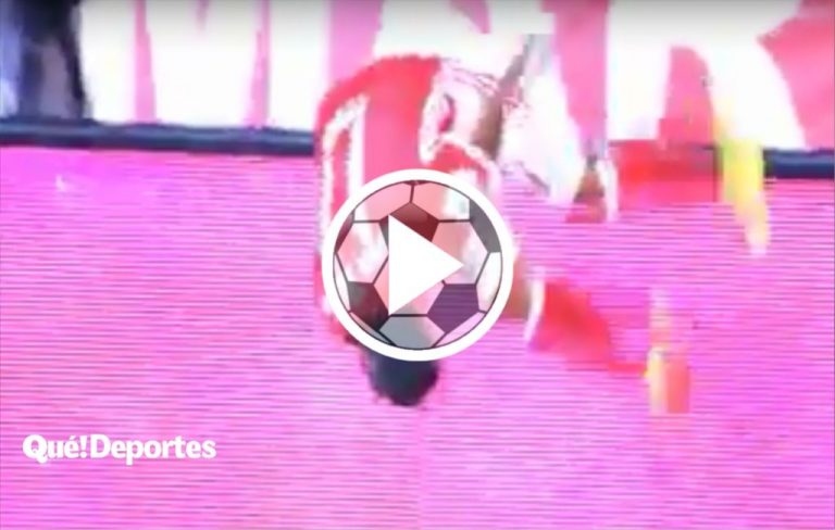 Así se festeja un gol saltando 360º ¡Y no se mata!