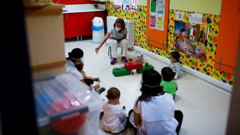 En Galicia padres no confían en enviar a sus hijos a clases