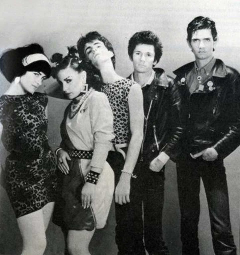 la tribu de chochoni alaska y los pegamoides