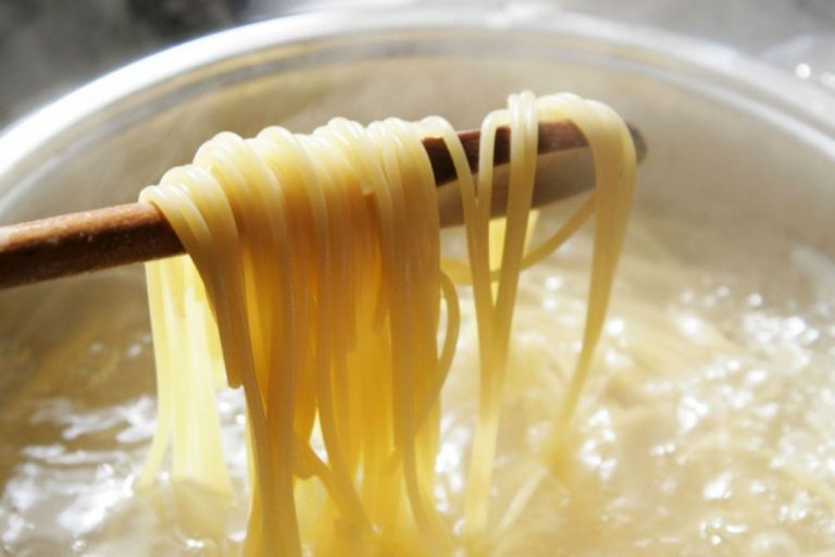 Cómo hacer unos espaguetis con almejas según David Muñoz