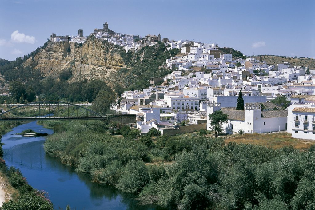 Pueblos con encanto por España ideales para escapadas