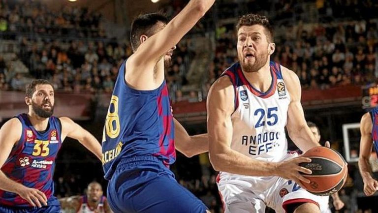 El ala-pívot Alec Peters jugará en el Baskonia hasta 2022
