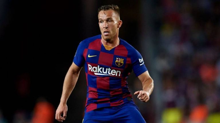 Arthur y otros jugadores repudiados: fichajes que duraron dos telediarios