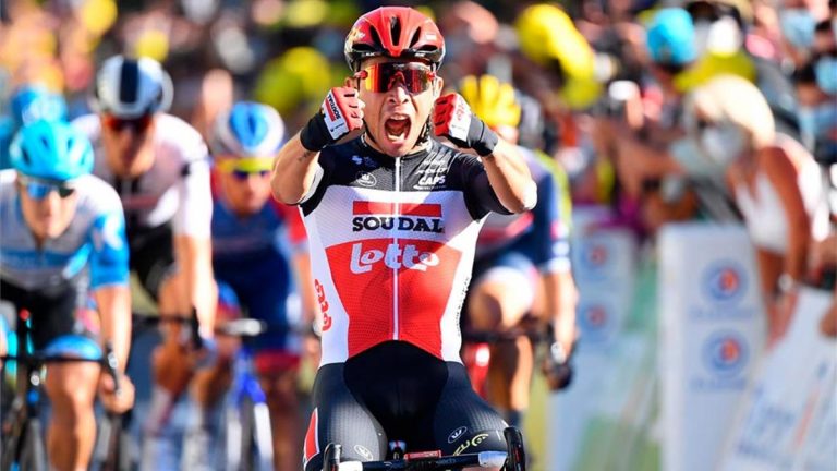 Caleb Ewan se impone en el esprint de la tercera etapa