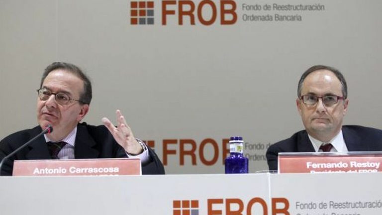 El FROB evaluará la fusión de CaixaBank y Bankia