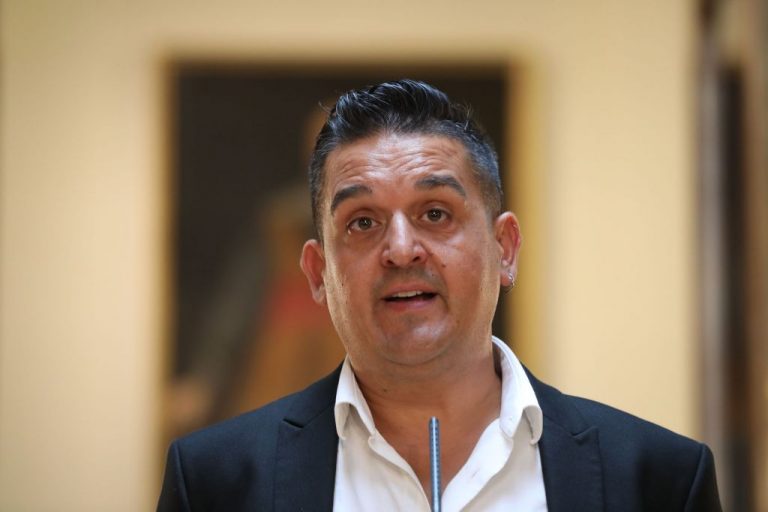 Compromís acusa a Calvo de 